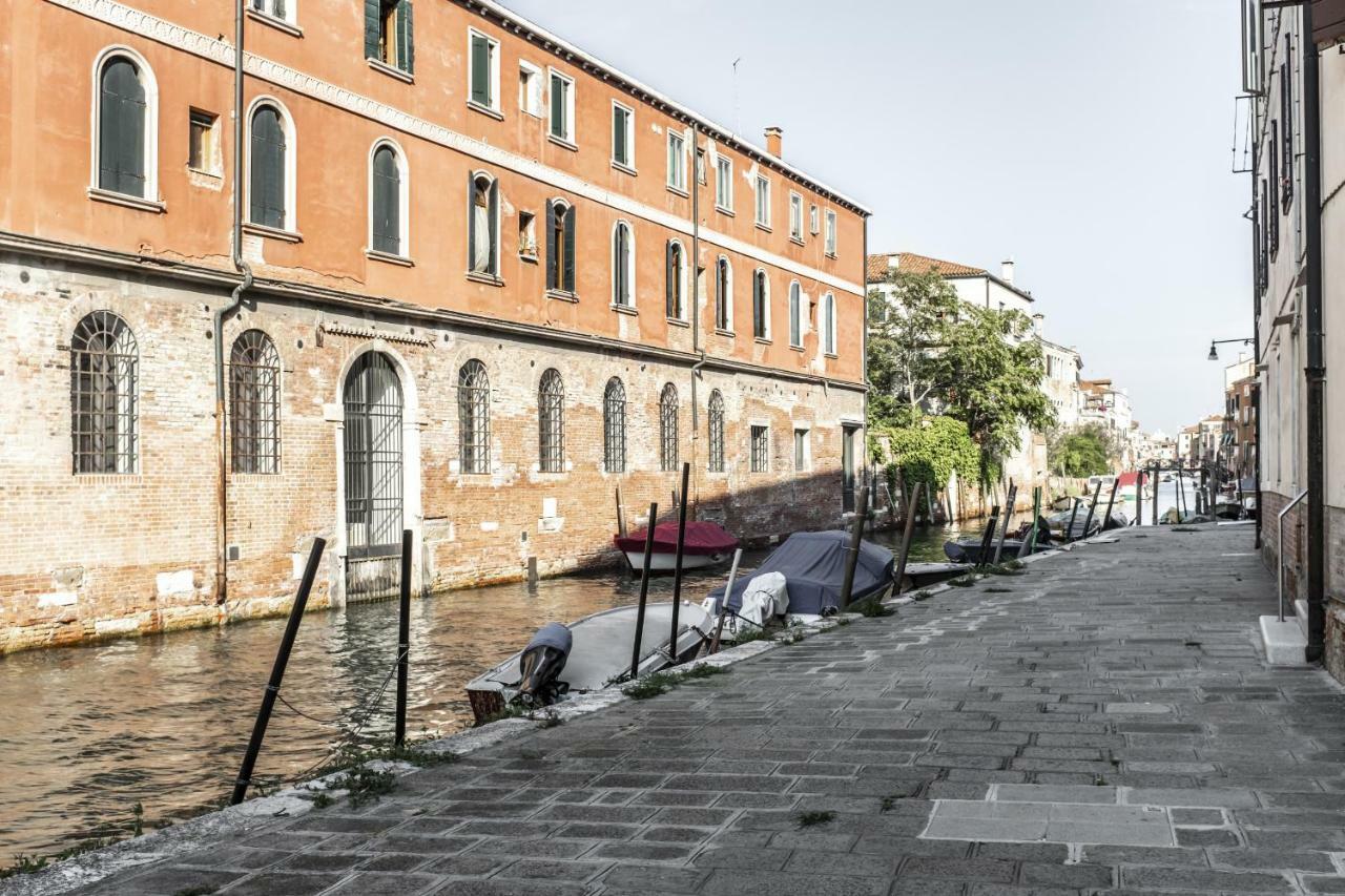 Elegant Fornasa Vecia, Canal View With A Beautiful Garden R&r Apartamento *